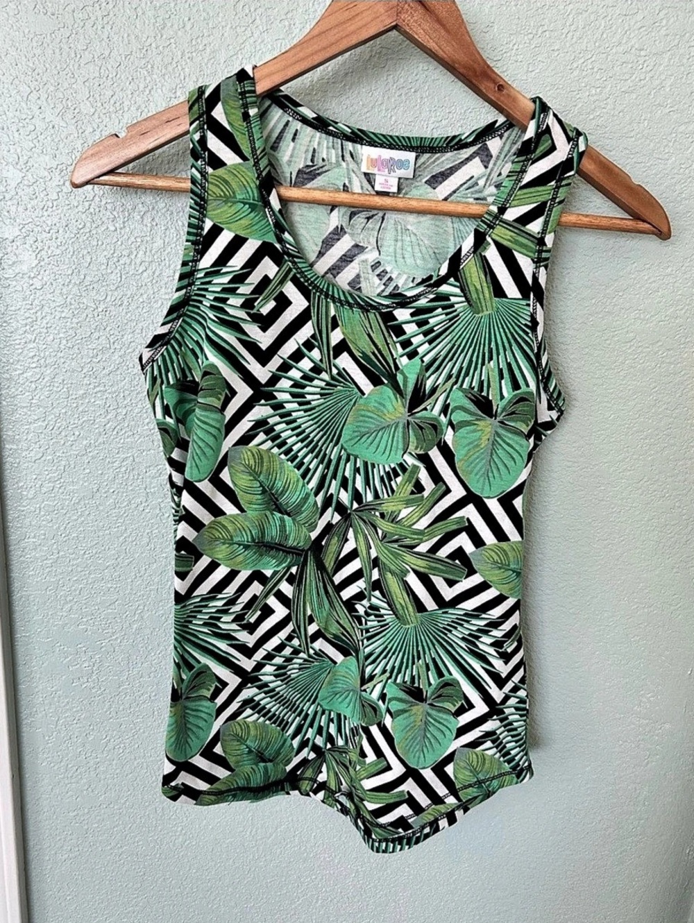 LuLaRoe Tank Top Palm Leaf Printed in Green & Black Size Small